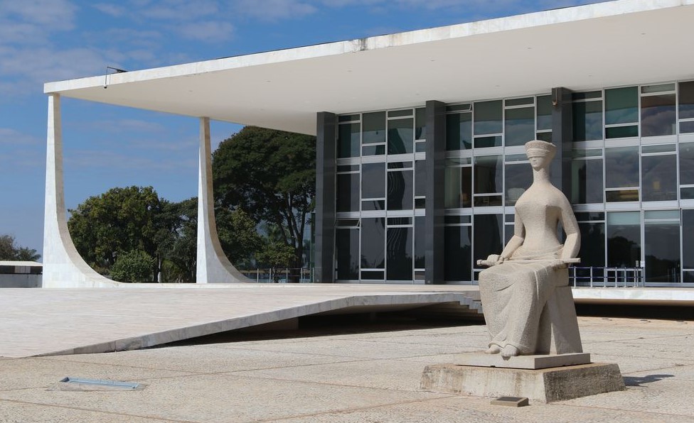 Frente do STF - artigo sobre reforma trabalhista